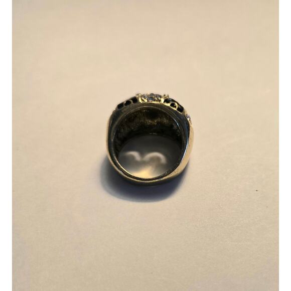 Retro Style Gold Tone, Black, and Sparkly Ring Size 6 - Picture 7 of 7